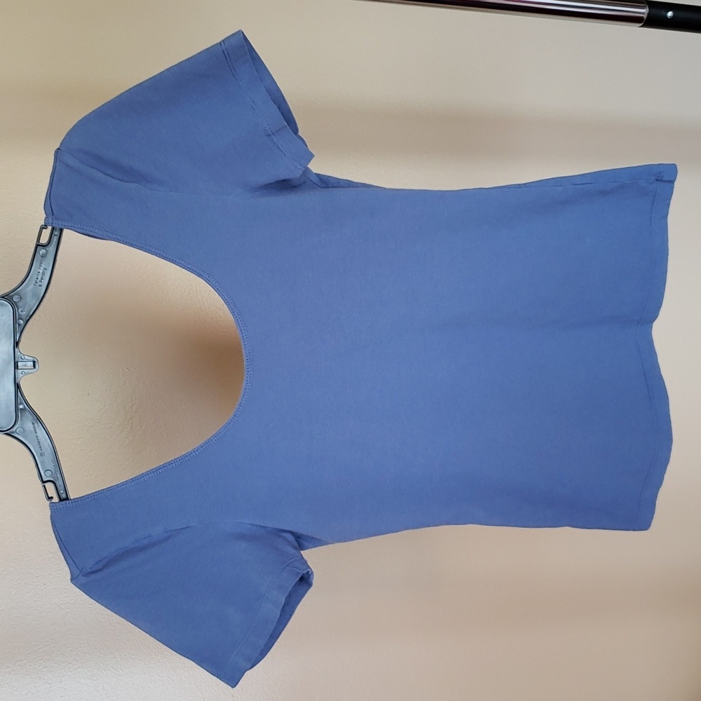 Old Navy t-shirt